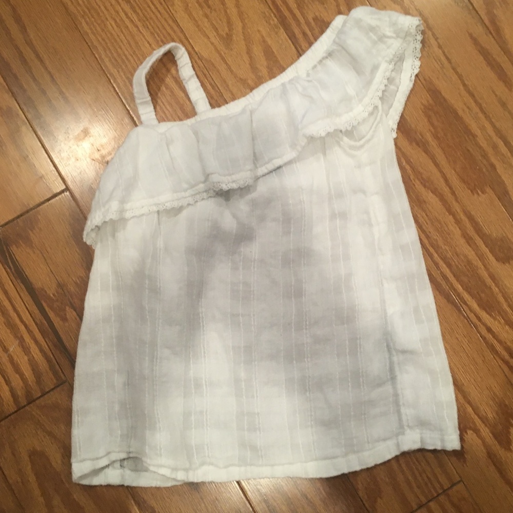 White off shoulder shirt with lace